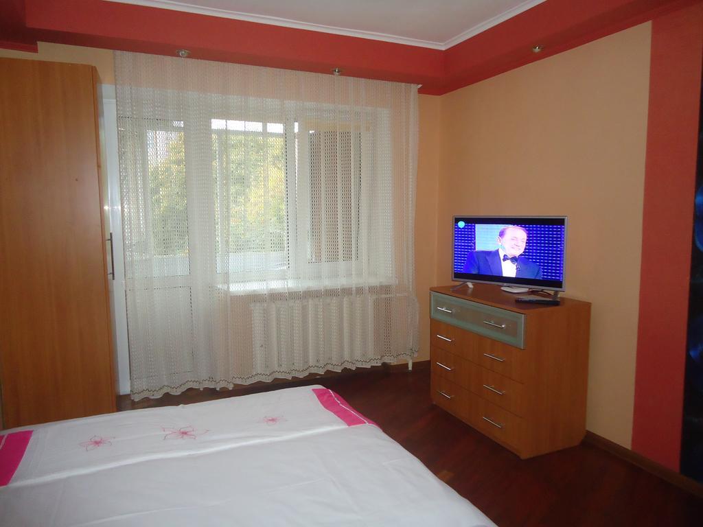 Apartment On Vandy Vasylevskoi 8 *